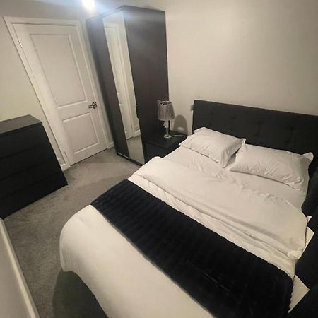 Beautiful En-Suite Bedroom Ipswich Kültér fotó