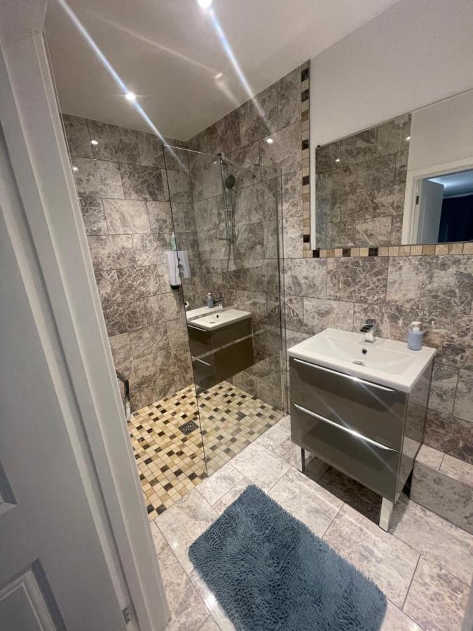Beautiful En-Suite Bedroom Ipswich Kültér fotó
