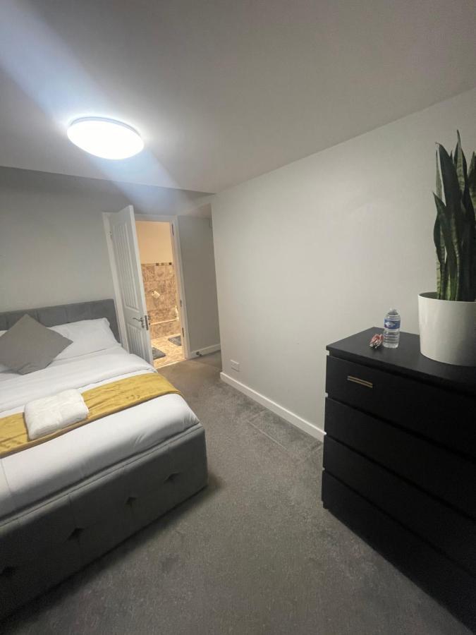 Beautiful En-Suite Bedroom Ipswich Kültér fotó